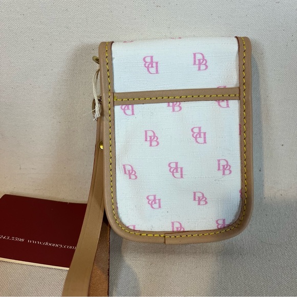 Vintage Dooney & Bourke Coated Canvas & Leather White and Tan Women's Wristlet - Picture 3 of 10